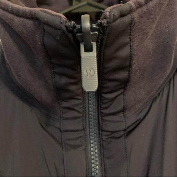 Lululemon athletica quilted or nylon reversable bomber style jacket. NAVY - Picture 14 of 16